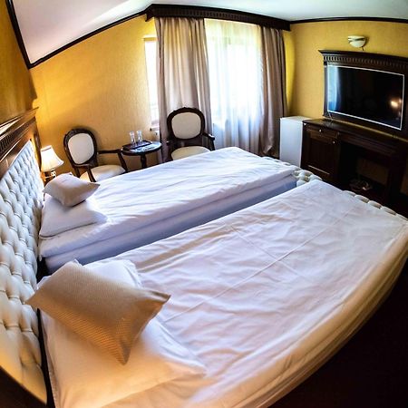 Hotel Trei Brazi Băile Olăneşti エクステリア 写真
