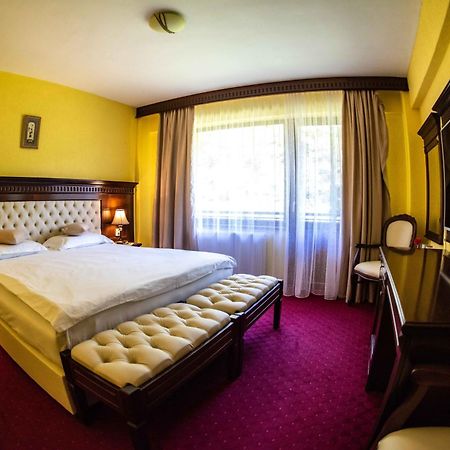 Hotel Trei Brazi Băile Olăneşti エクステリア 写真