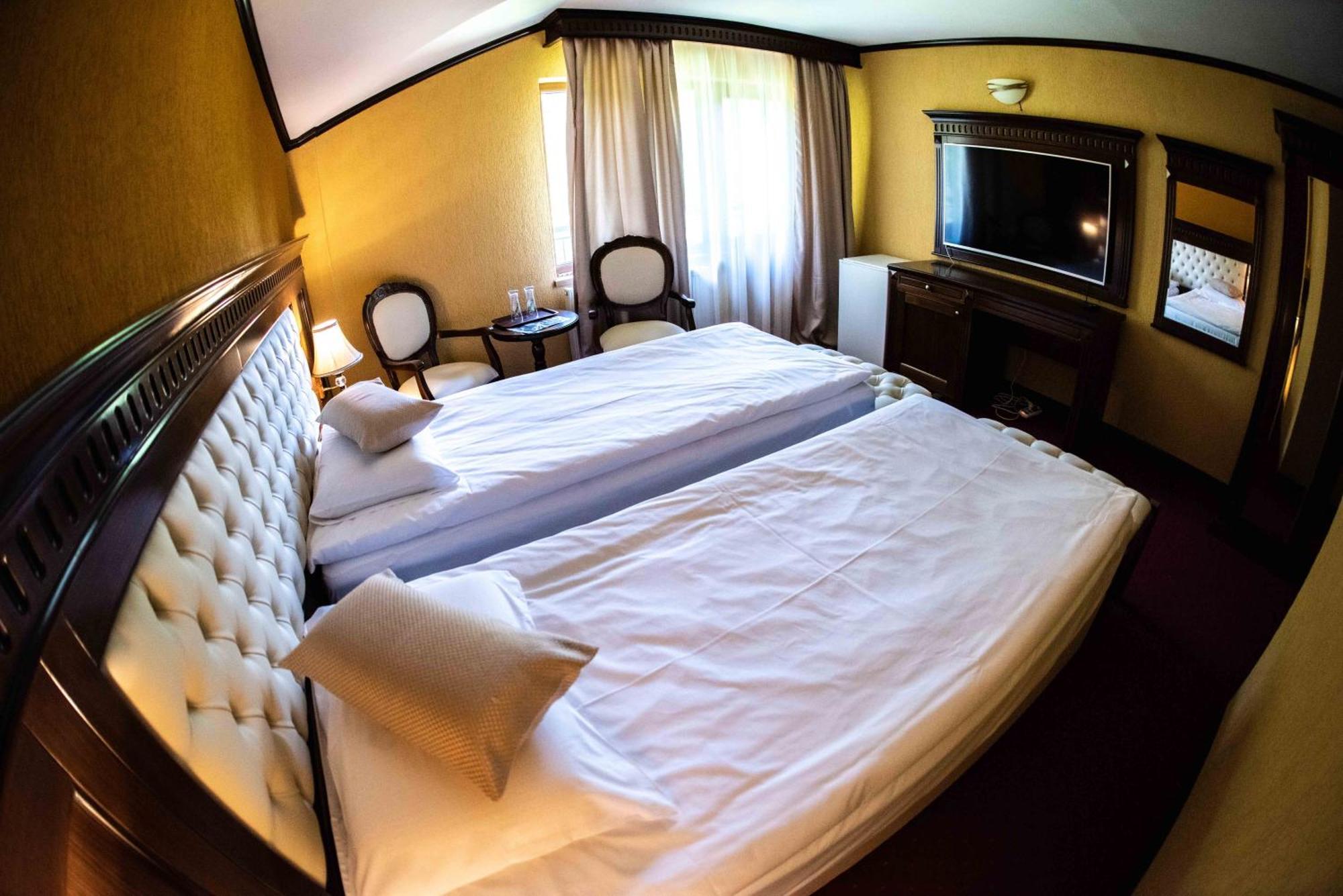 Hotel Trei Brazi Băile Olăneşti エクステリア 写真