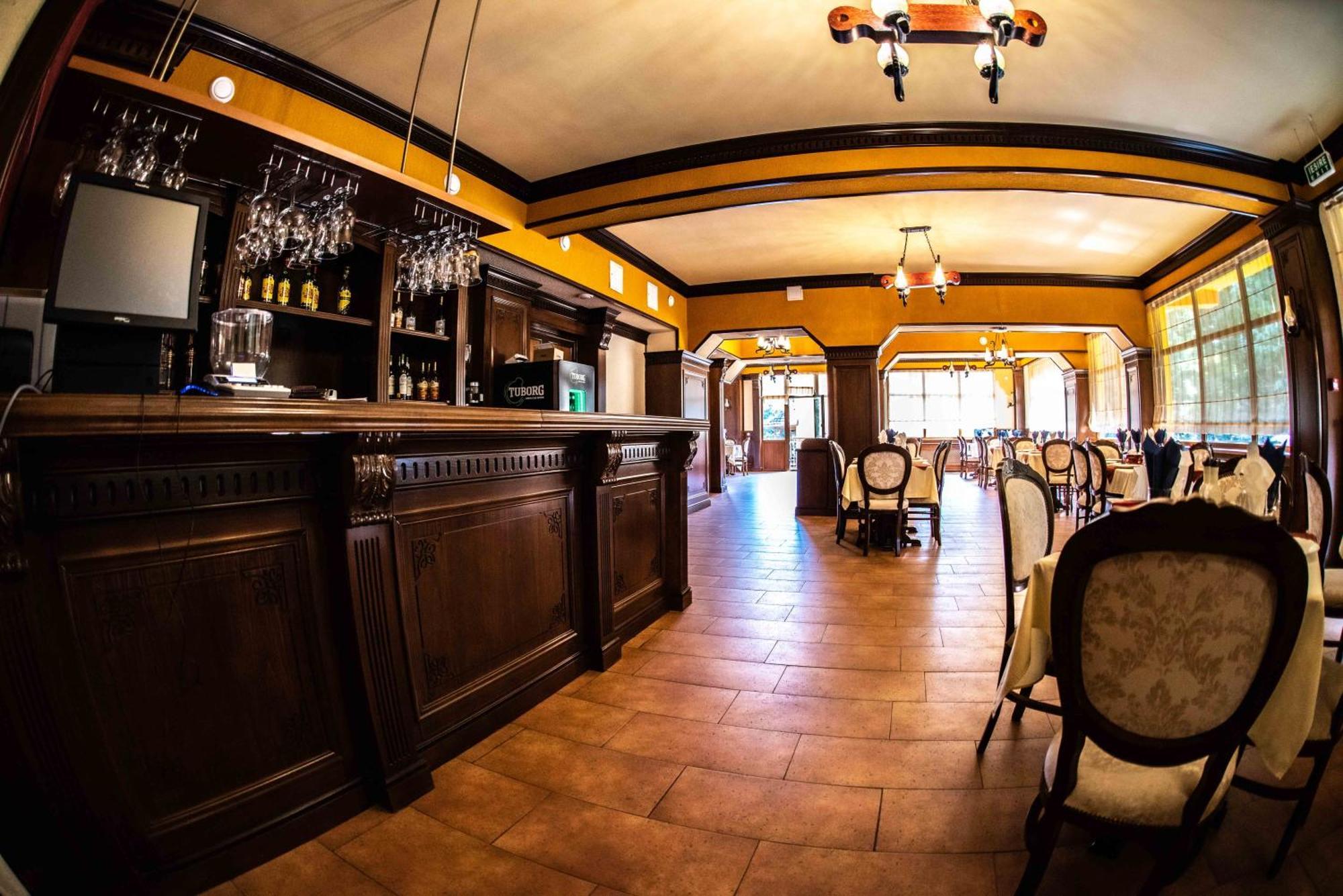 Hotel Trei Brazi Băile Olăneşti エクステリア 写真