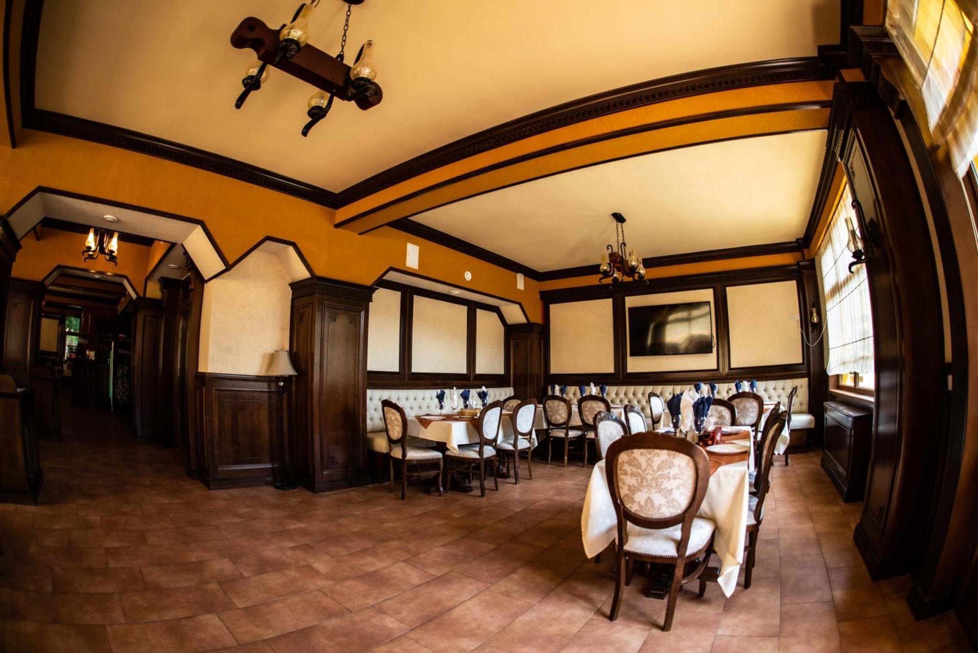 Hotel Trei Brazi Băile Olăneşti エクステリア 写真
