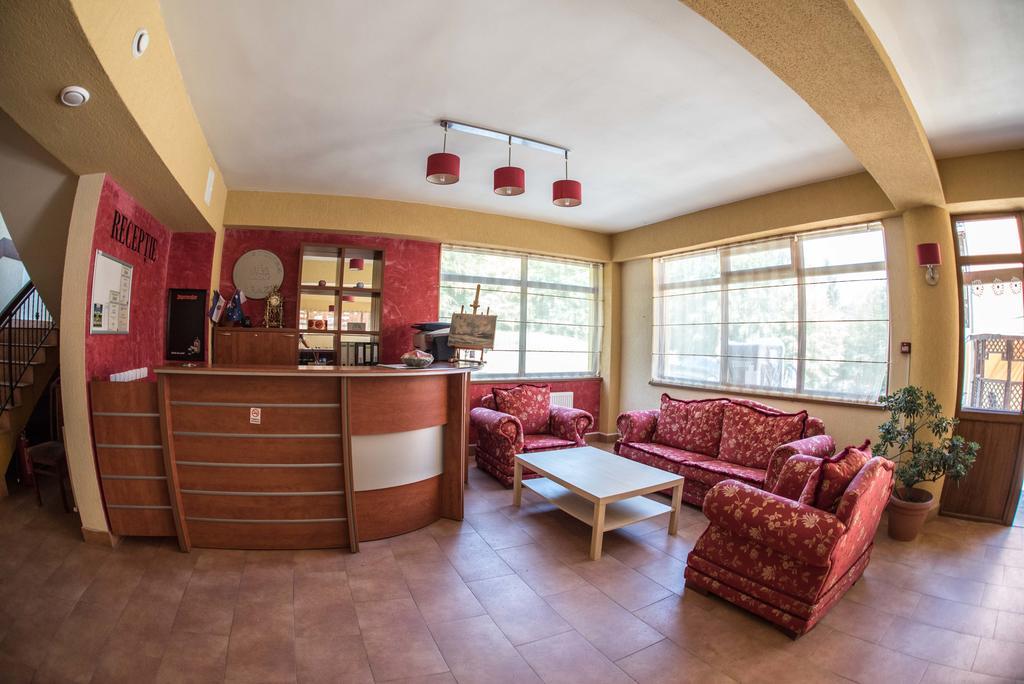 Hotel Trei Brazi Băile Olăneşti エクステリア 写真